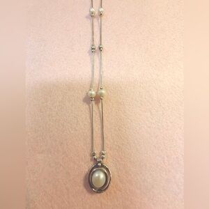 Sundance 18” Elegant Silver and Pearl Necklace